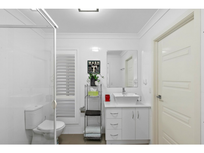 7 Orpheus Place, Redland Bay QLD 4165