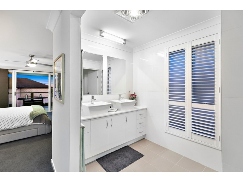 7 Orpheus Place, Redland Bay QLD 4165