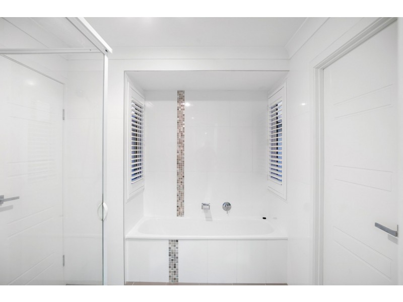 7 Orpheus Place, Redland Bay QLD 4165