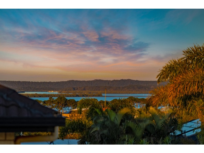 7 Orpheus Place, Redland Bay QLD 4165