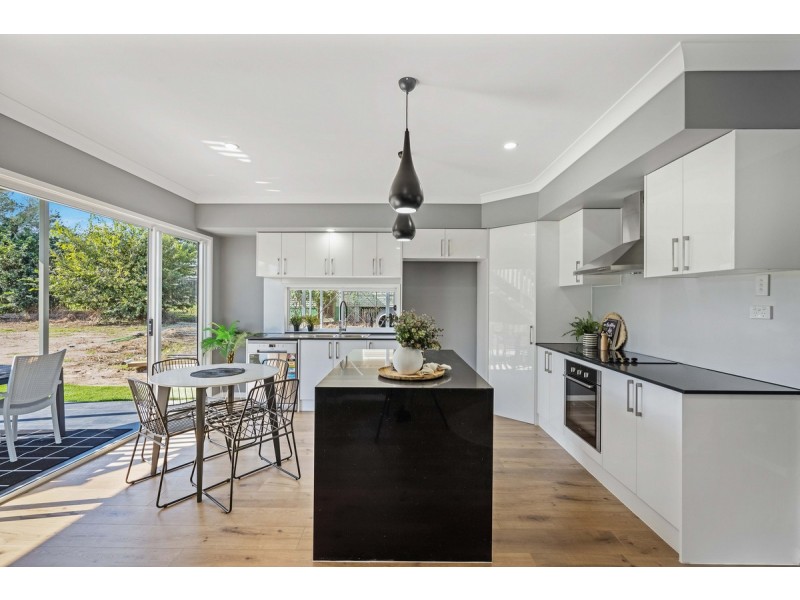 61 Haig Street, Wynnum West QLD 4178