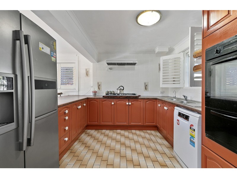 4 Linda Street, Birkdale QLD 4159