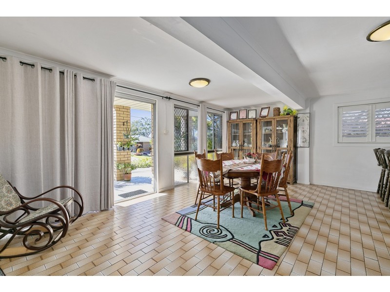 4 Linda Street, Birkdale QLD 4159