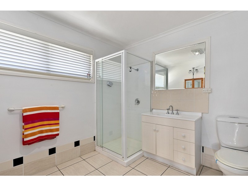 4 Linda Street, Birkdale QLD 4159