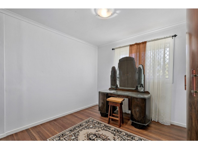 4 Linda Street, Birkdale QLD 4159