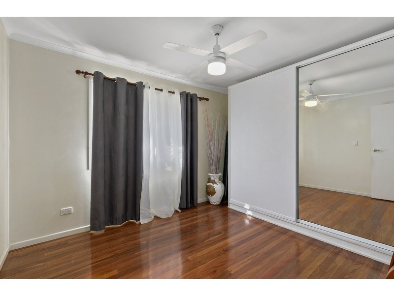 4 Linda Street, Birkdale QLD 4159