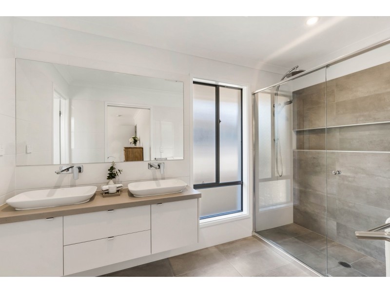 56 Congreve Crescent, Thornlands QLD 4164