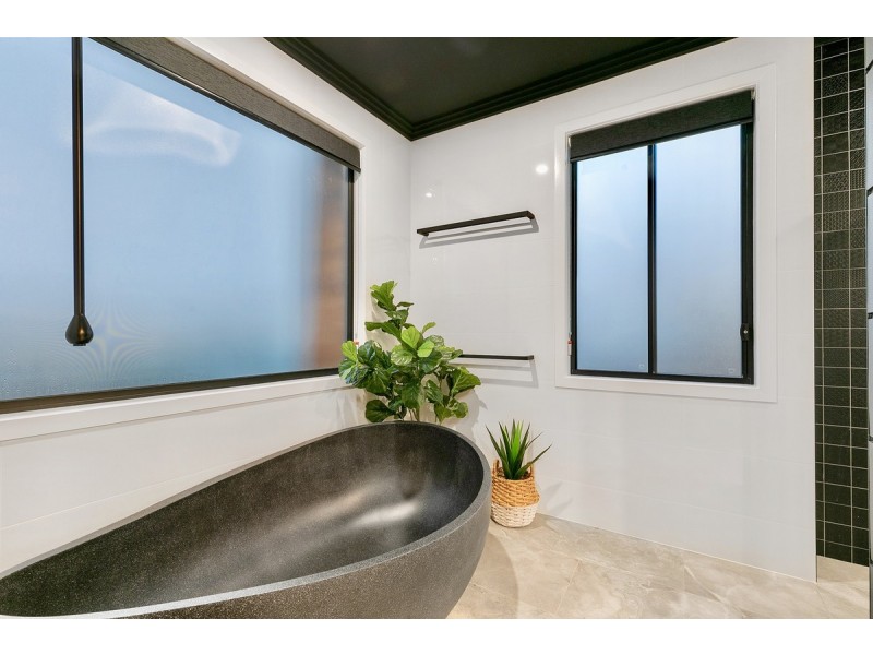 59 Anchorage Drive, Raby Bay QLD 4163