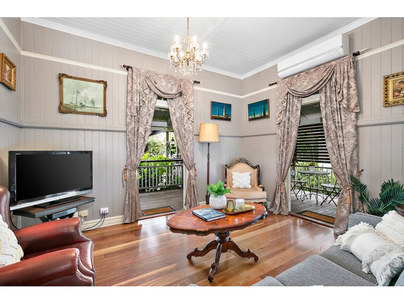 2 Keppell Street, Birkdale QLD 4159