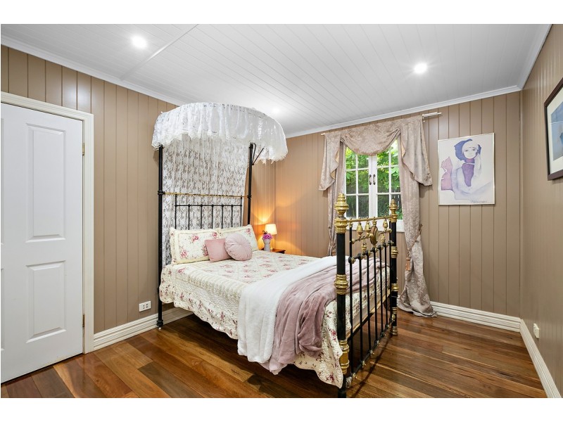 2 Keppell Street, Birkdale QLD 4159