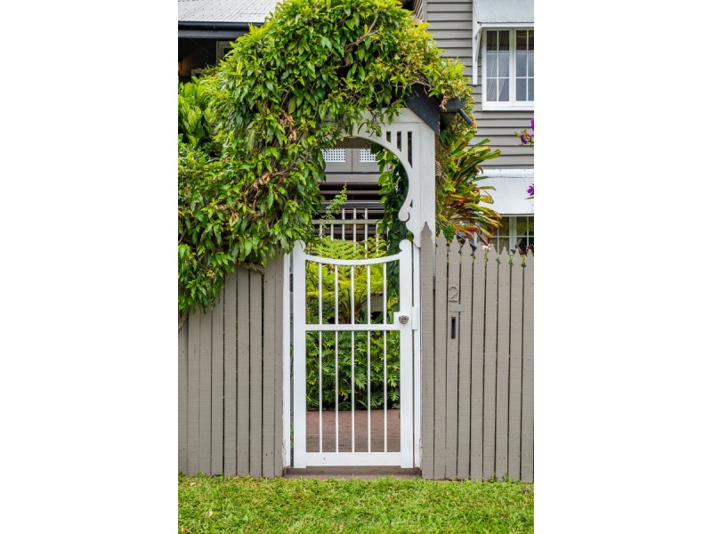 2 Keppell Street, Birkdale QLD 4159