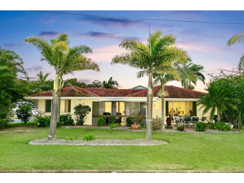 4 Rosebud Esplanade, Victoria Point QLD 4165