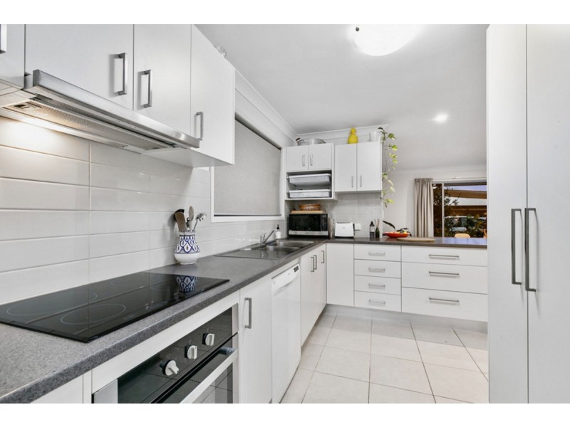 4 Rosebud Esplanade, Victoria Point QLD 4165