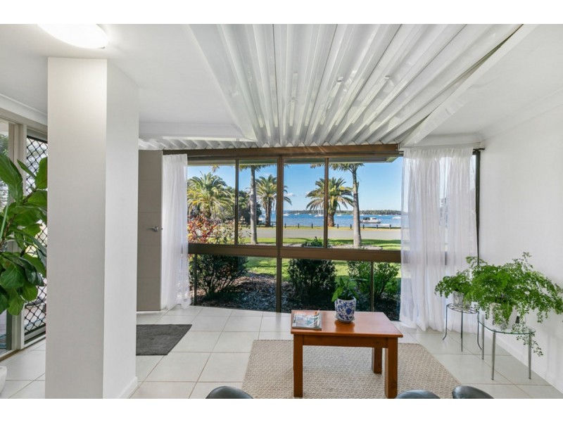 4 Rosebud Esplanade, Victoria Point QLD 4165