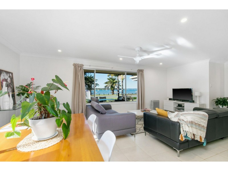 4 Rosebud Esplanade, Victoria Point QLD 4165