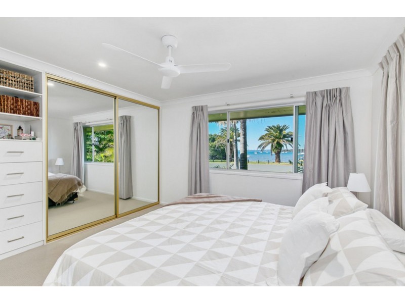 4 Rosebud Esplanade, Victoria Point QLD 4165