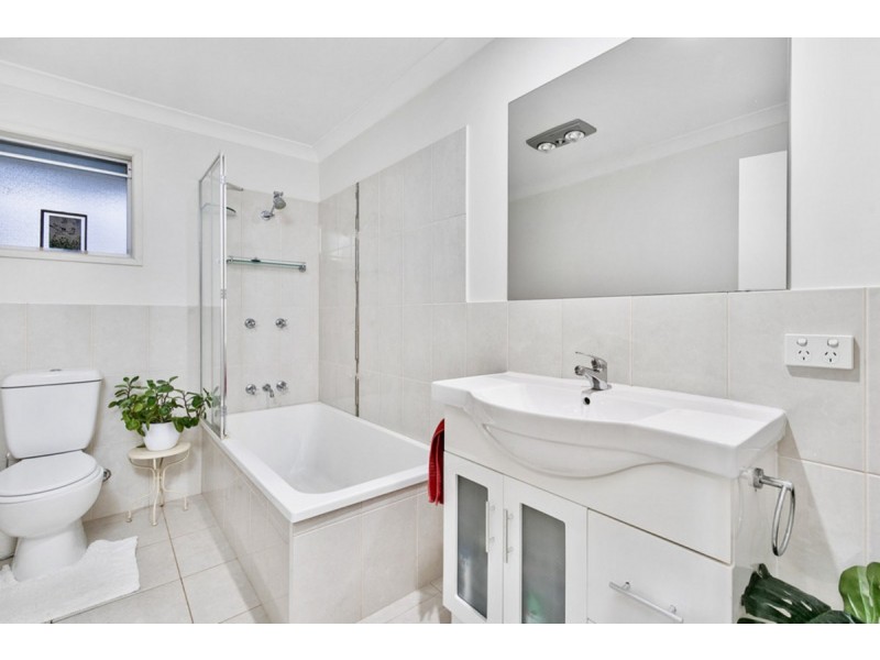 4 Rosebud Esplanade, Victoria Point QLD 4165
