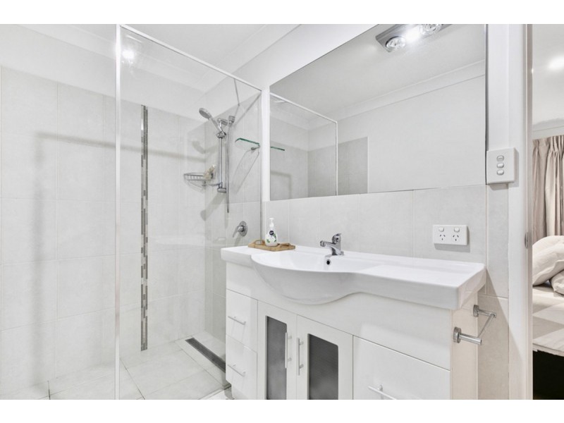 4 Rosebud Esplanade, Victoria Point QLD 4165