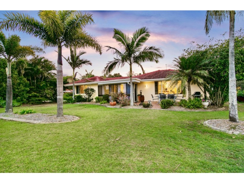 4 Rosebud Esplanade, Victoria Point QLD 4165