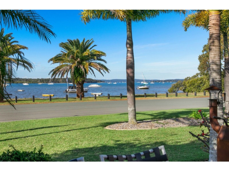 4 Rosebud Esplanade, Victoria Point QLD 4165
