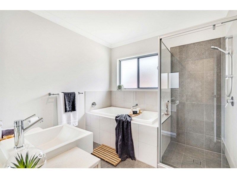 84 Ravenbourne Circuit, Capalaba QLD 4157