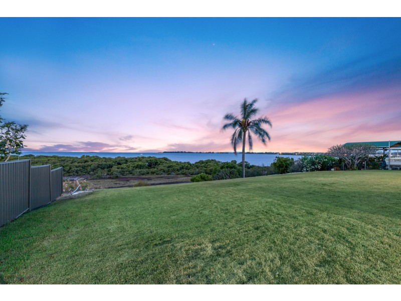 1 Jean Street, Thorneside QLD 4158