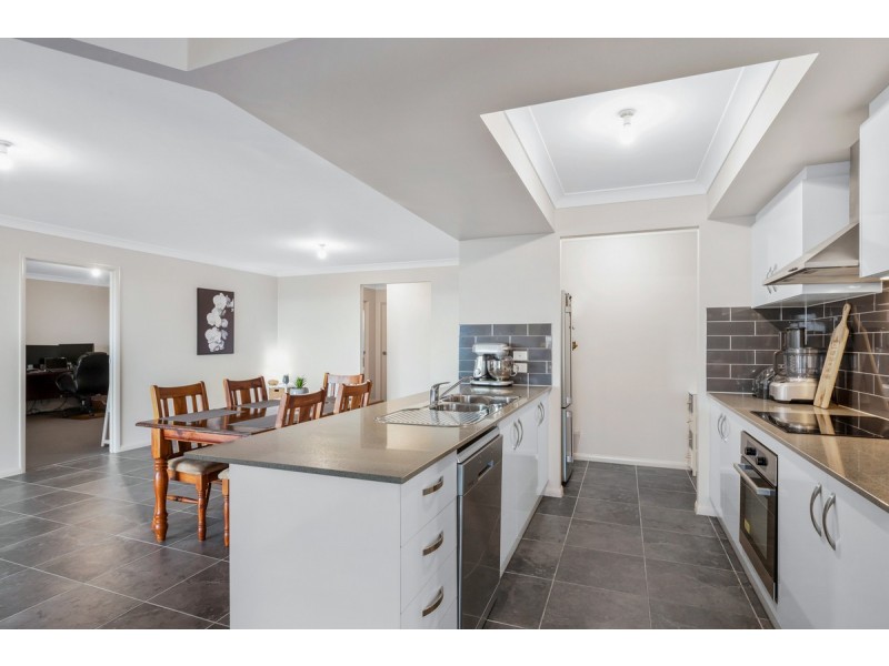 1 Jean Street, Thorneside QLD 4158
