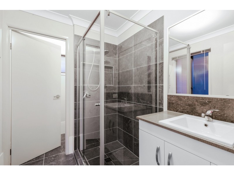 1 Jean Street, Thorneside QLD 4158