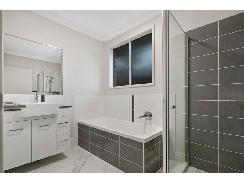 2/8 Katandra Court, Cleveland QLD 4163