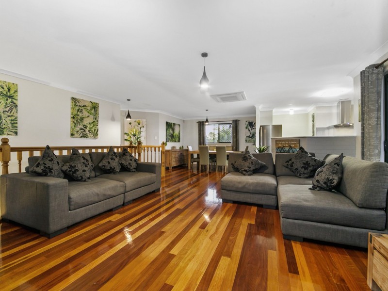 21 The Boulevard, Redland Bay QLD 4165