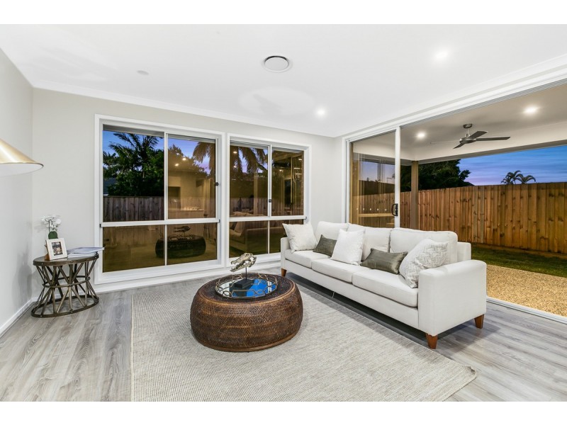 8 Shoreside Close, Birkdale QLD 4159