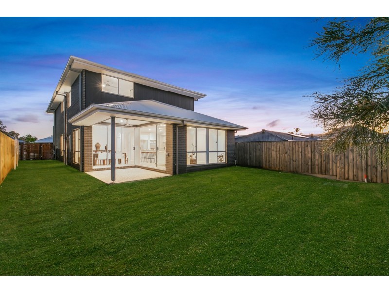 8 Shoreside Close, Birkdale QLD 4159
