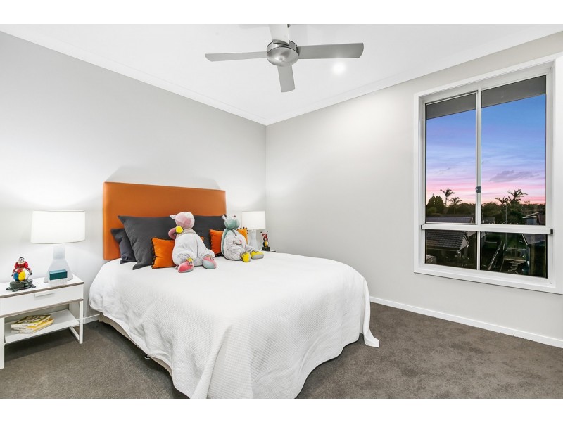 8 Shoreside Close, Birkdale QLD 4159