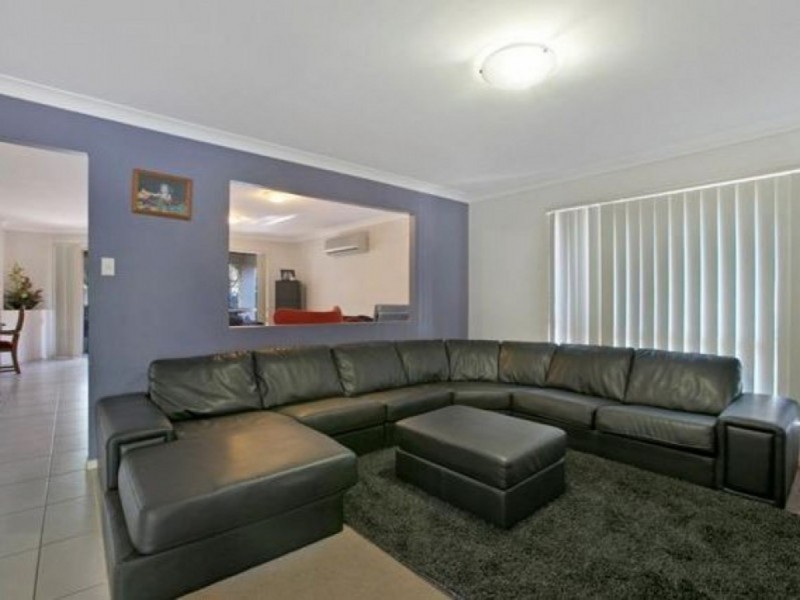 5 Shaw Place, Redland Bay QLD 4165