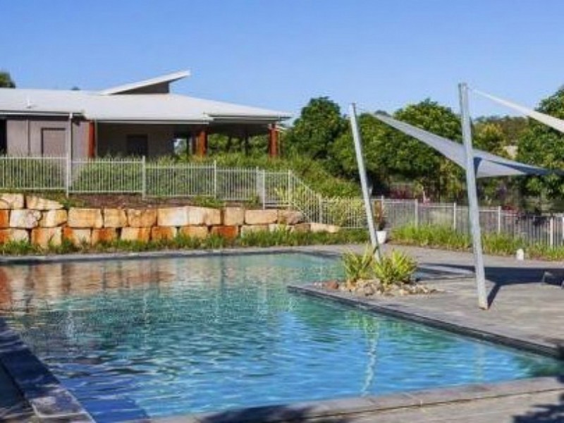 5 Shaw Place, Redland Bay QLD 4165