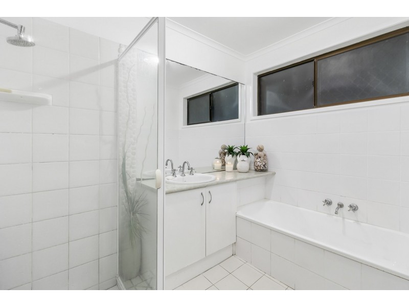 39 Catherine Street, Birkdale QLD 4159