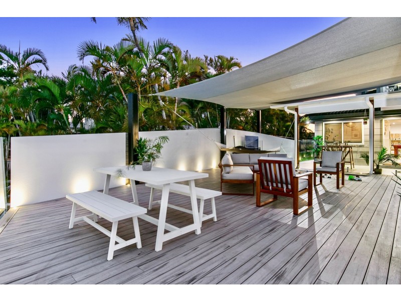 8 Binnacle Close, Raby Bay QLD 4163