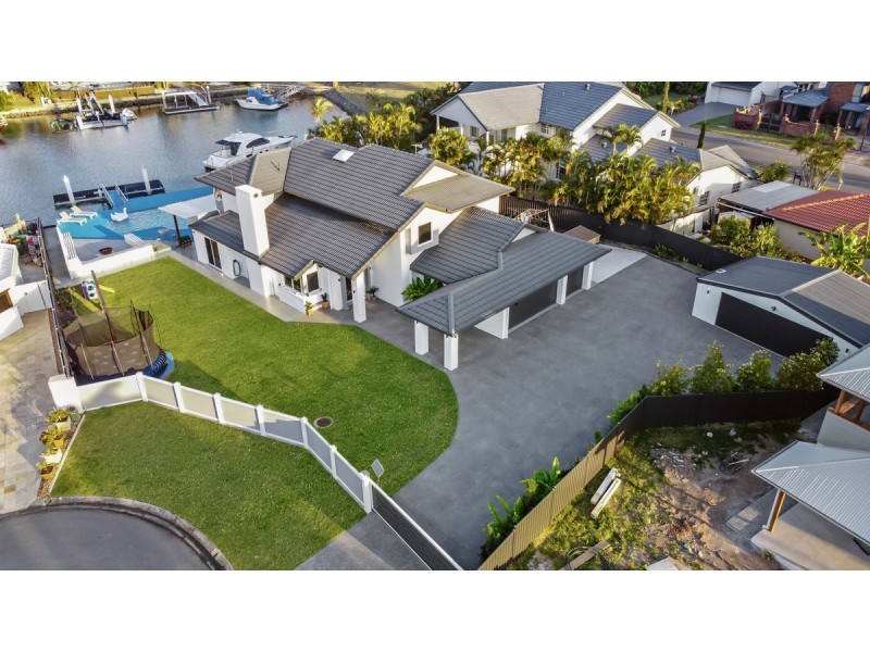 8 Binnacle Close, Raby Bay QLD 4163