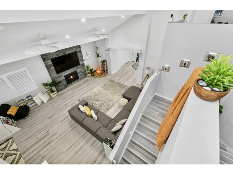 8 Binnacle Close, Raby Bay QLD 4163