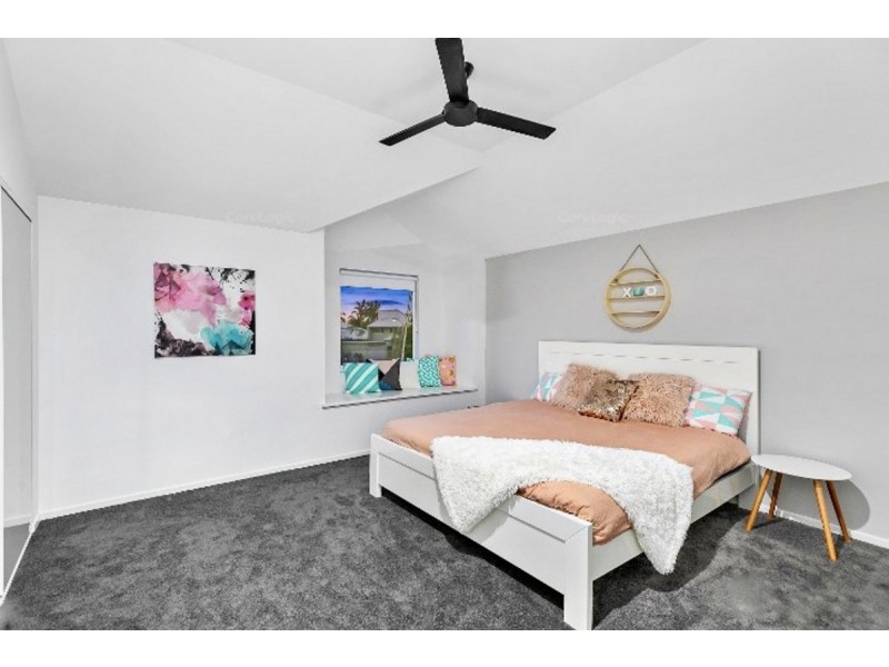 8 Binnacle Close, Raby Bay QLD 4163