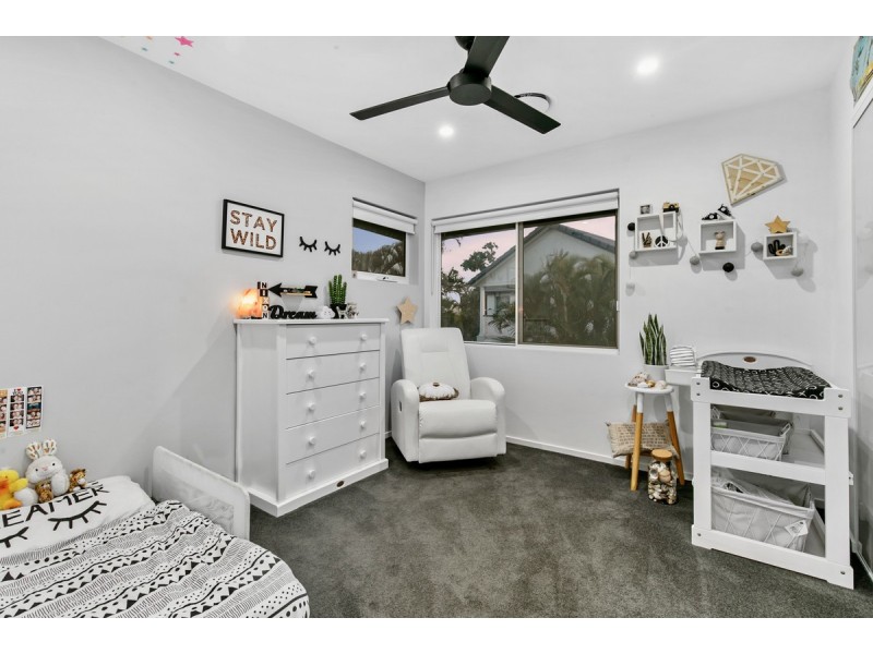 8 Binnacle Close, Raby Bay QLD 4163