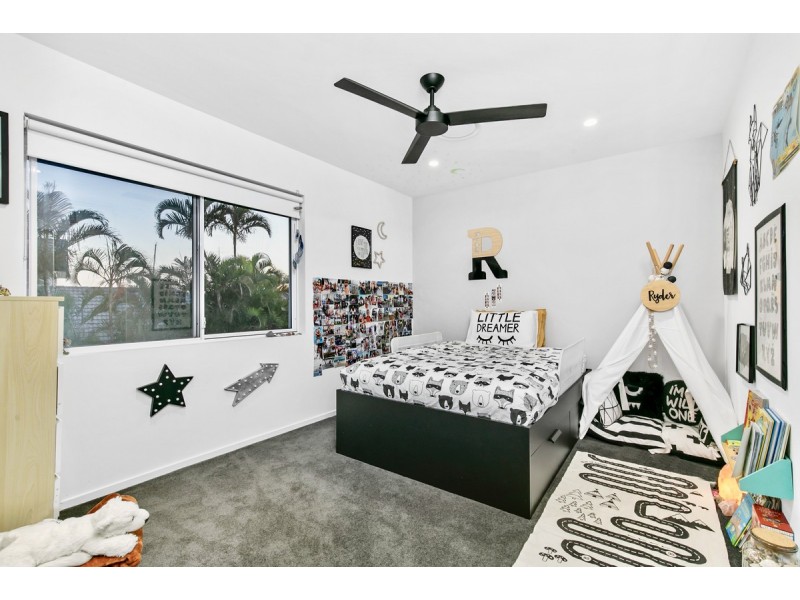 8 Binnacle Close, Raby Bay QLD 4163