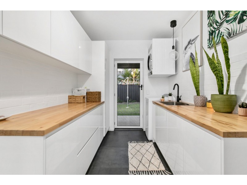 8 Binnacle Close, Raby Bay QLD 4163