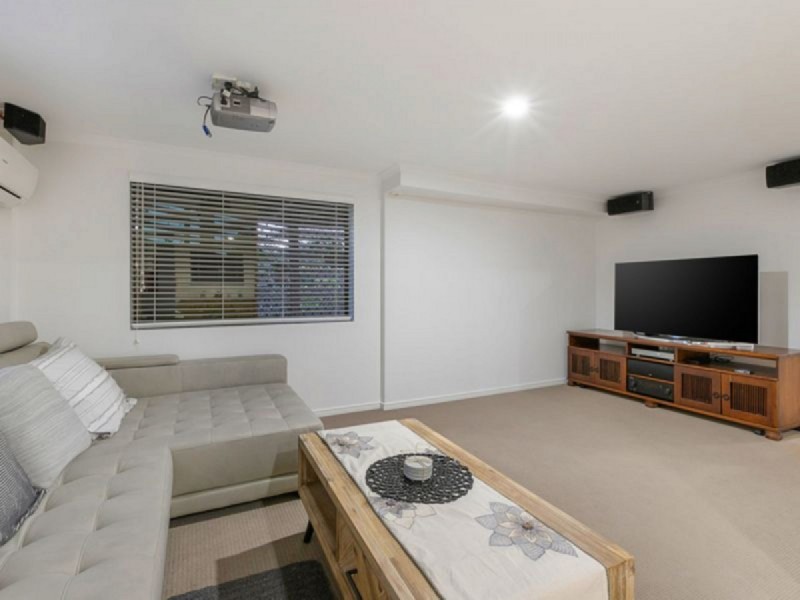 2 Lindon Street, Birkdale QLD 4159
