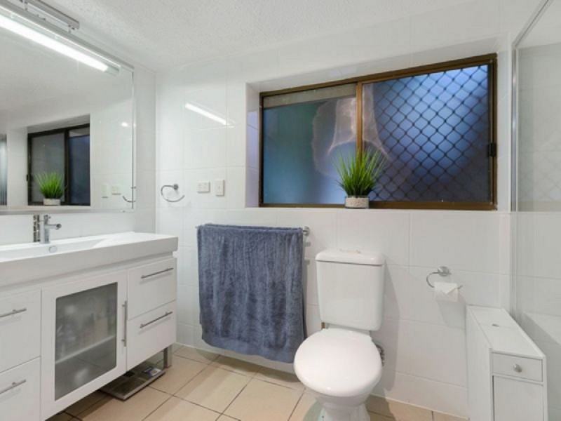 2 Lindon Street, Birkdale QLD 4159