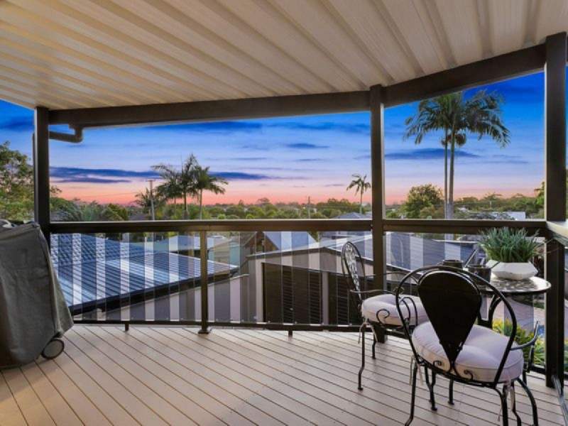 2 Lindon Street, Birkdale QLD 4159