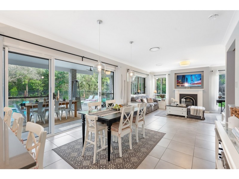 9 Anhs Place, Wellington Point QLD 4160