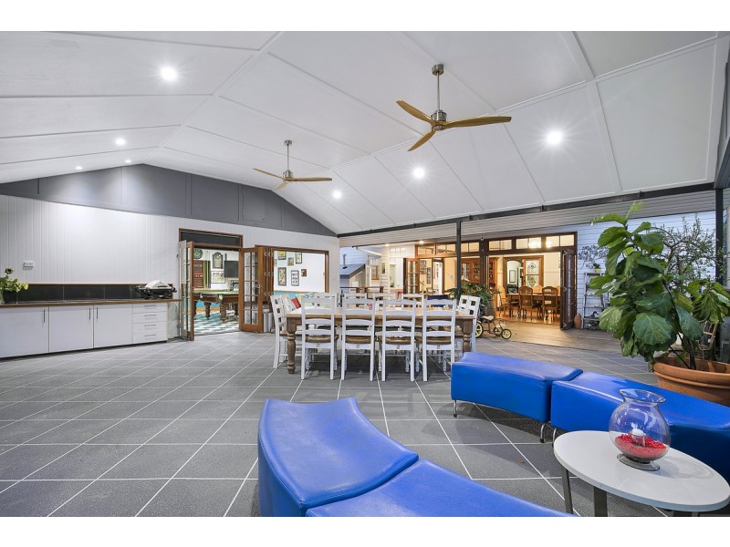 111 Warriewood Street, Chandler QLD 4155