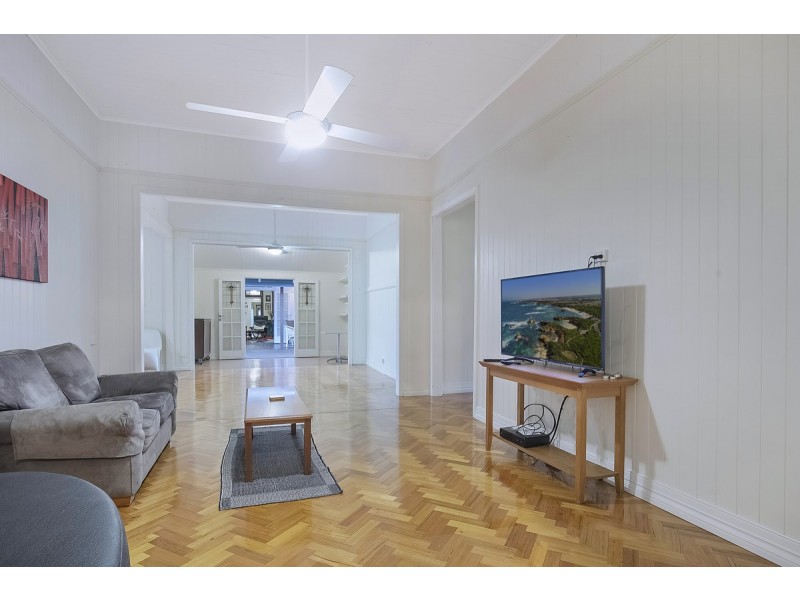 111 Warriewood Street, Chandler QLD 4155