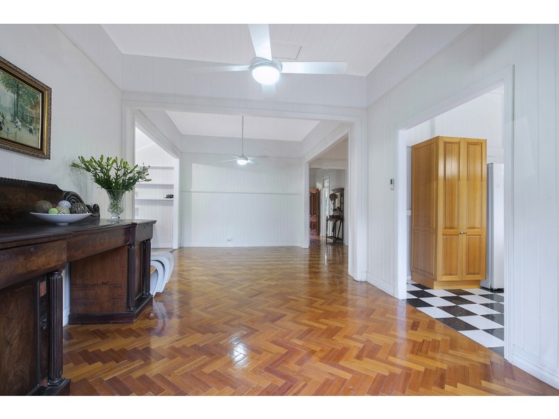 111 Warriewood Street, Chandler QLD 4155